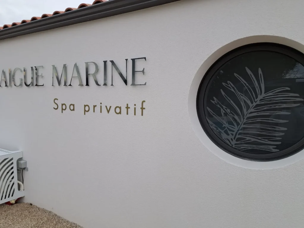 Enseigne Aigue Marine Spa Privatif
